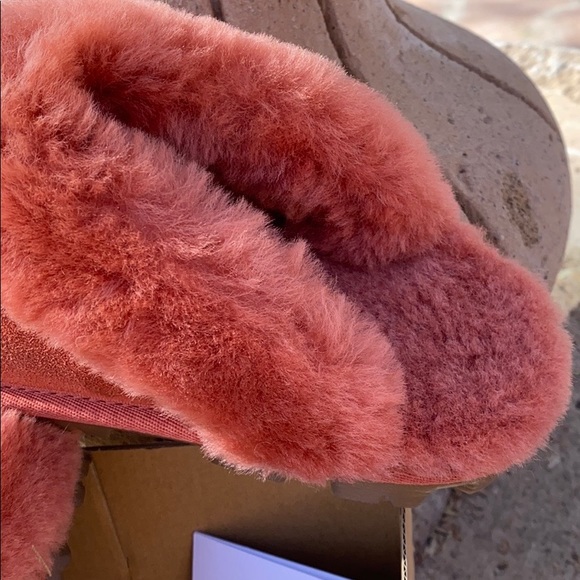 UGG - Picture 4 of 13